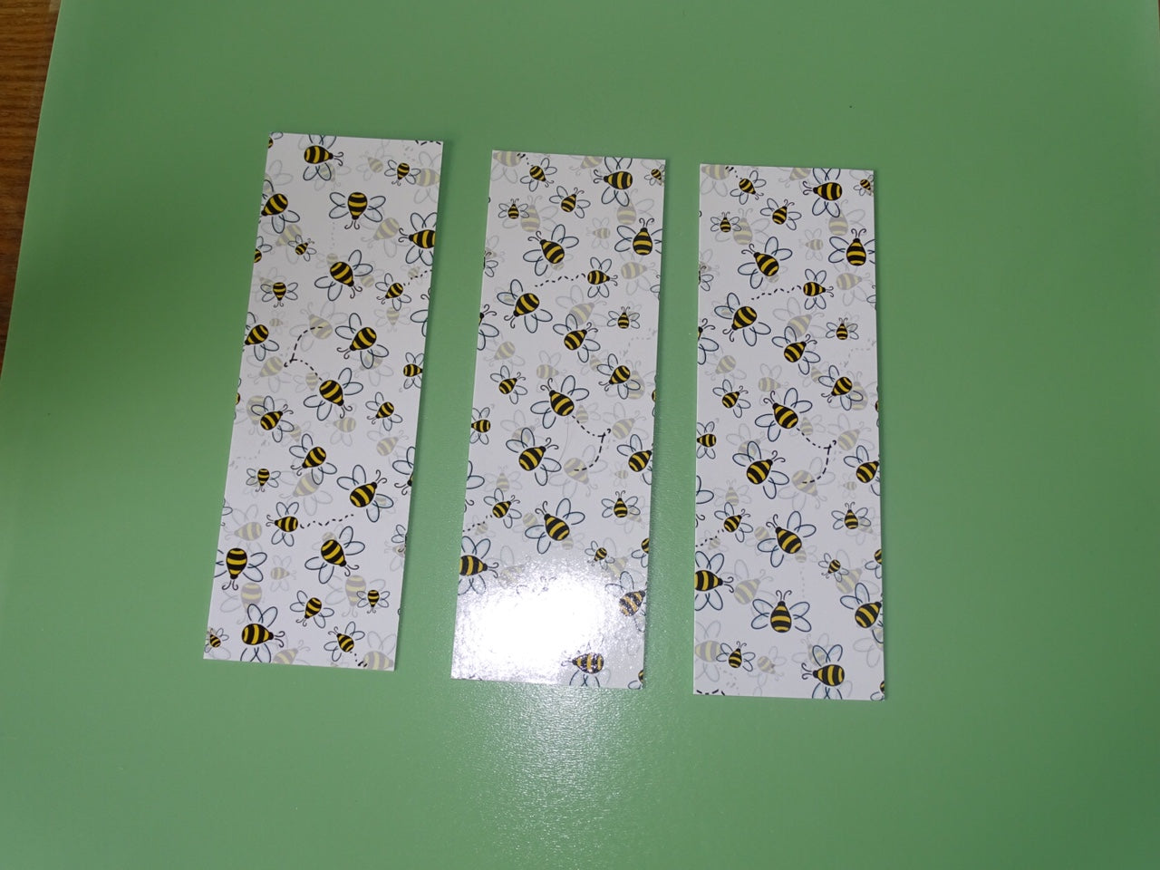 Bee bookmark