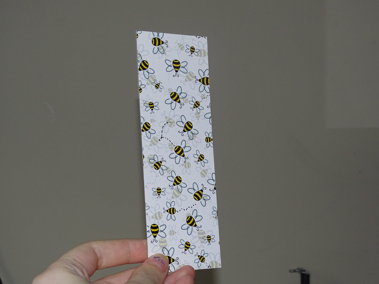 Bee bookmark